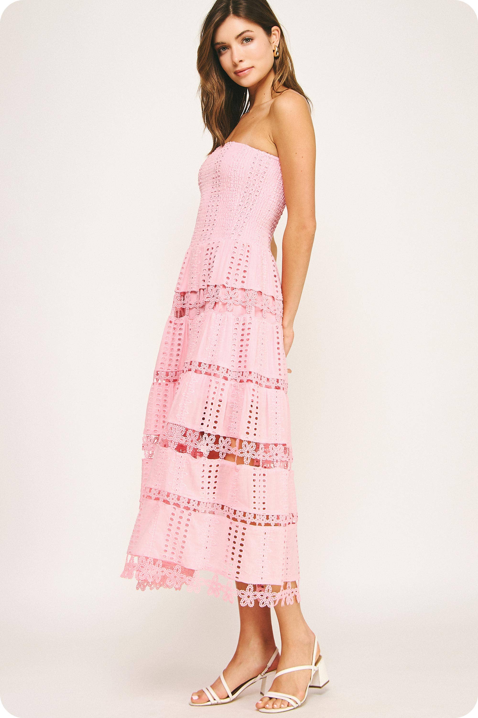 Strut & Bolt - Wholesale Jurk - Dames - Kanten kokerjurk met oogjes9