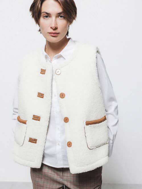 Suede Effect Vest (426213-18) for wholesale by Lanidor