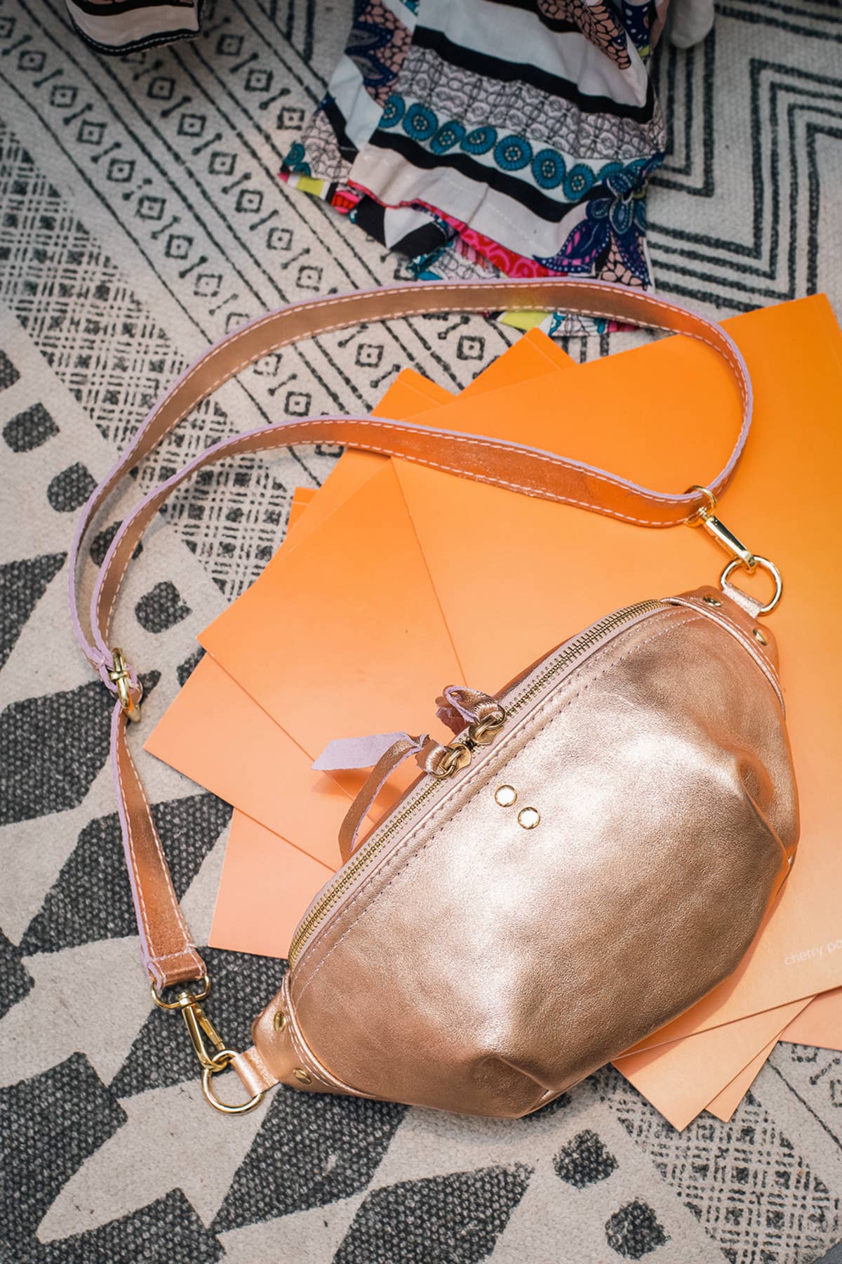 Cherry Paris - Wholesale Belt Bag - Women's - NELLY METAL Bag - 406119