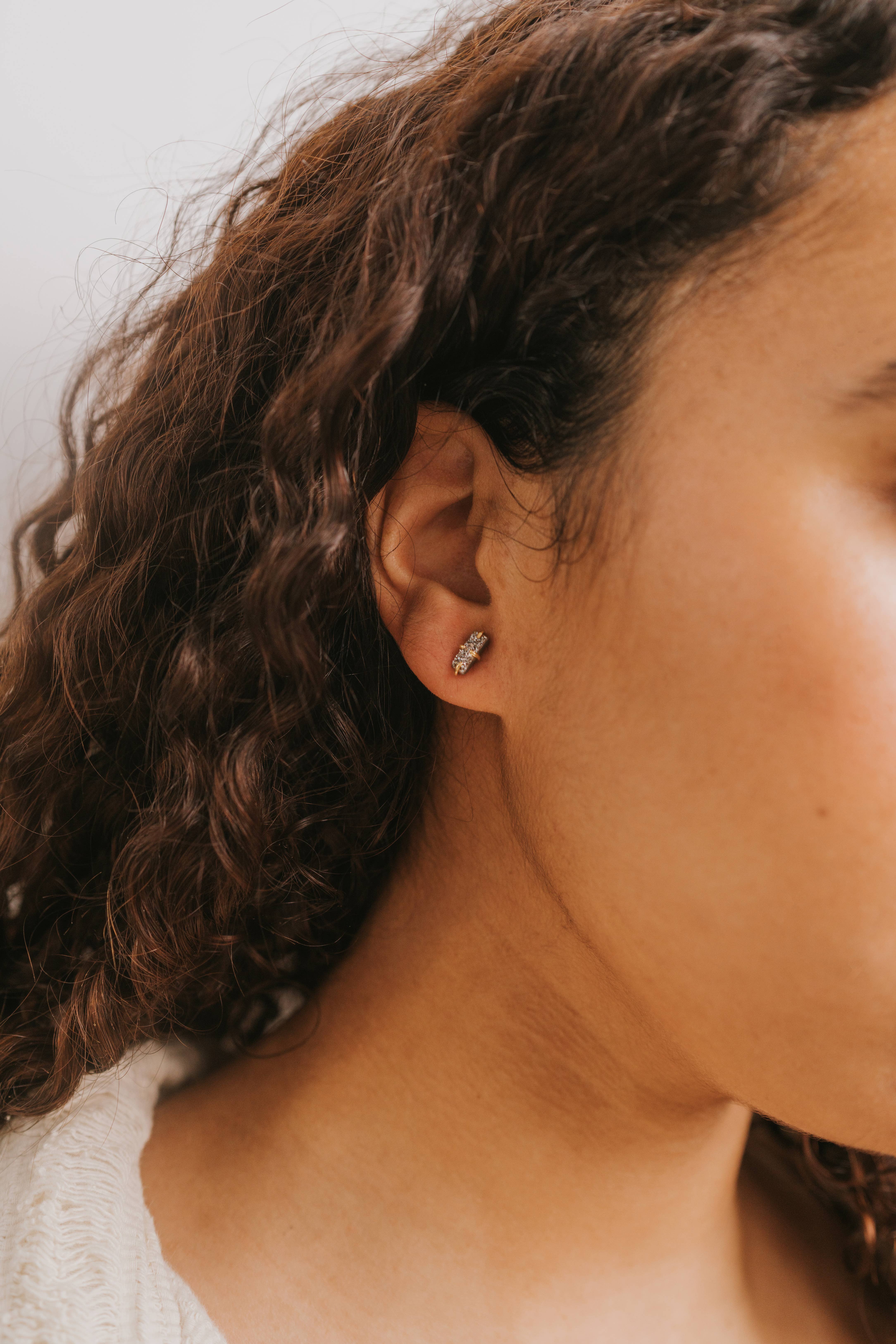 JaxKelly - Venta al por mayor Pendientes de botón/aretes de poste - Pendientes Druzy Bar de plata y oro2