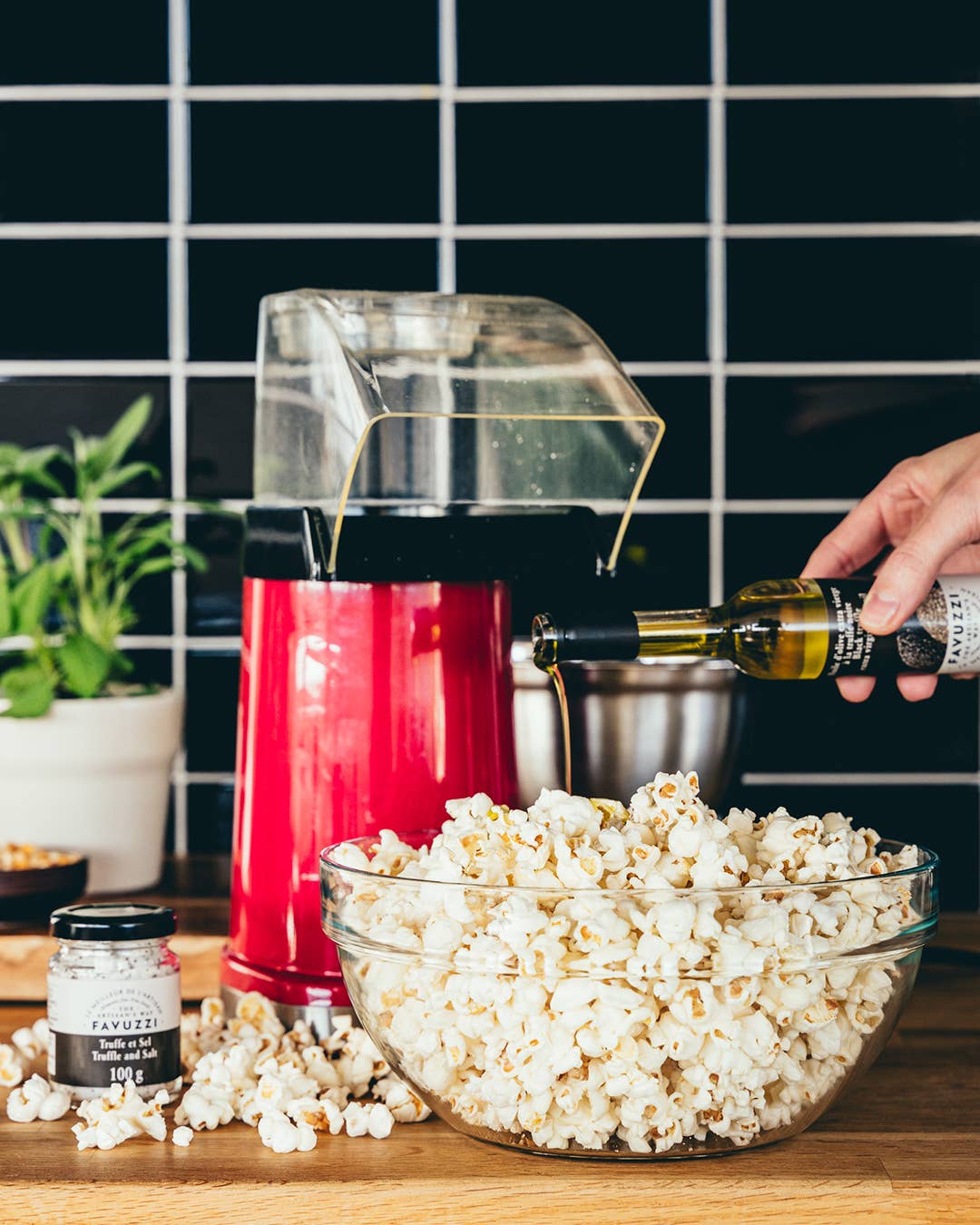 Favuzzi (Canada) - Wholesale Olive Oil - Black Truffle Extra-virgin Olive Oil2