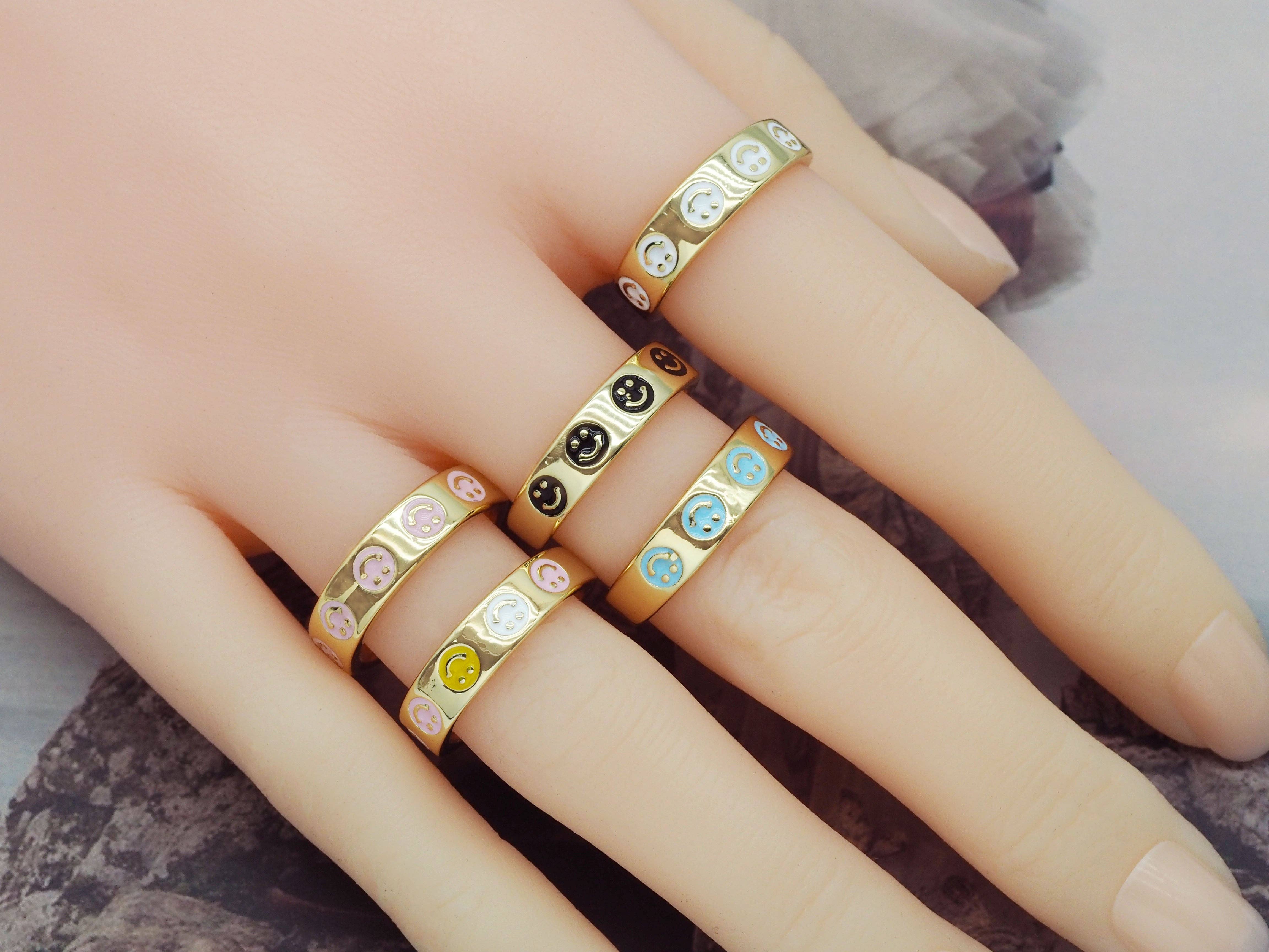 BestBeads&Beyond - Venta al por mayor Anillo de banda/apilable - Anillo ajustable con cara sonriente esmaltada, SKU #B2293