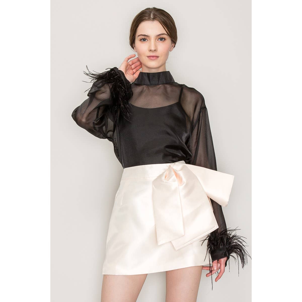 INA - Vente Chemisier – femme - Blouse transparente à manches longues avec col montant et bordure en plumes8