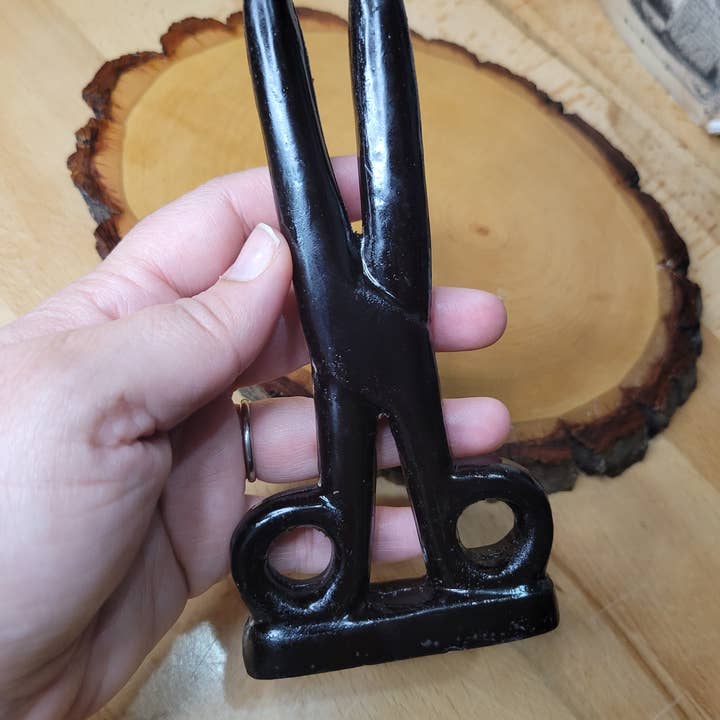 My Magic Place Shop - Wholesale Pillar Candle - Black Scissors shape candle- Cord cutting2