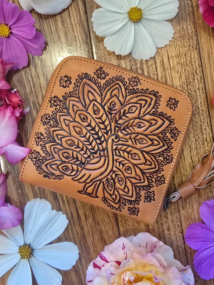 Mini Portefeuille Peacock - Fauve pour la vente par Celestial Gypsy