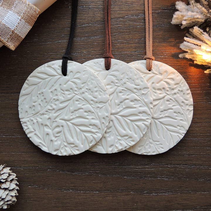 Elm & Cedar - Wholesale Ornament - Scandinavian Christmas Ornament - Leaves0