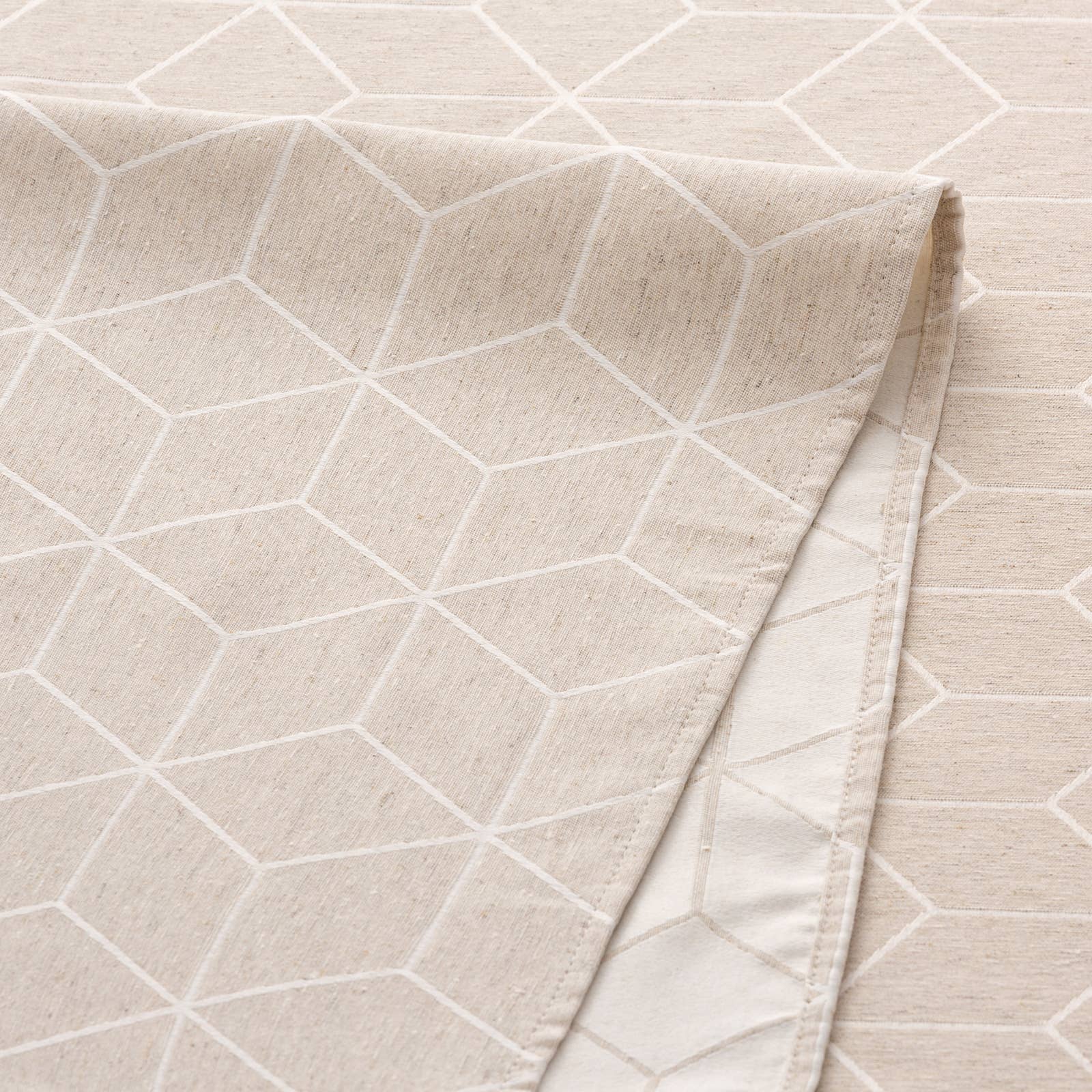 GAMUSI - Vendita all'ingrosso Tovaglie - Tovaglia impermeabile in cotone jacquard geometric LINE29