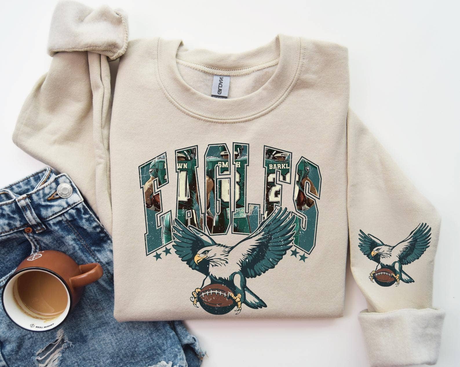 TheKingShirt - Wholesale Graphic Sweatshirt - Women's - Vintage Philadelphia Eagles Football Shirt - Retro Fan Gift