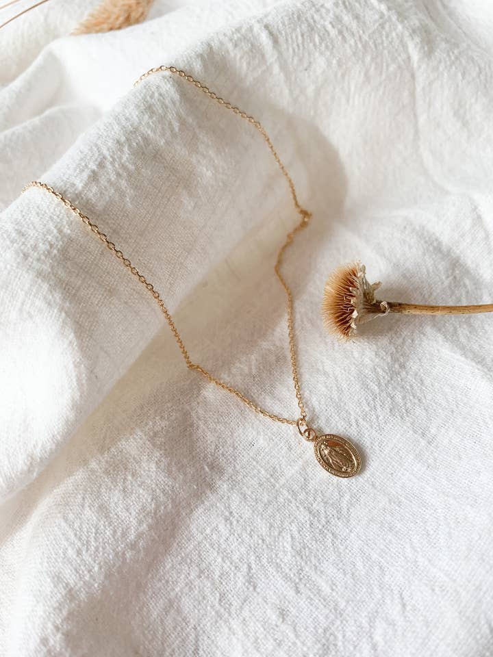 Collana Jeanne - MADONNE per la vendita all'ingrosso da parte di LEA ET MOI