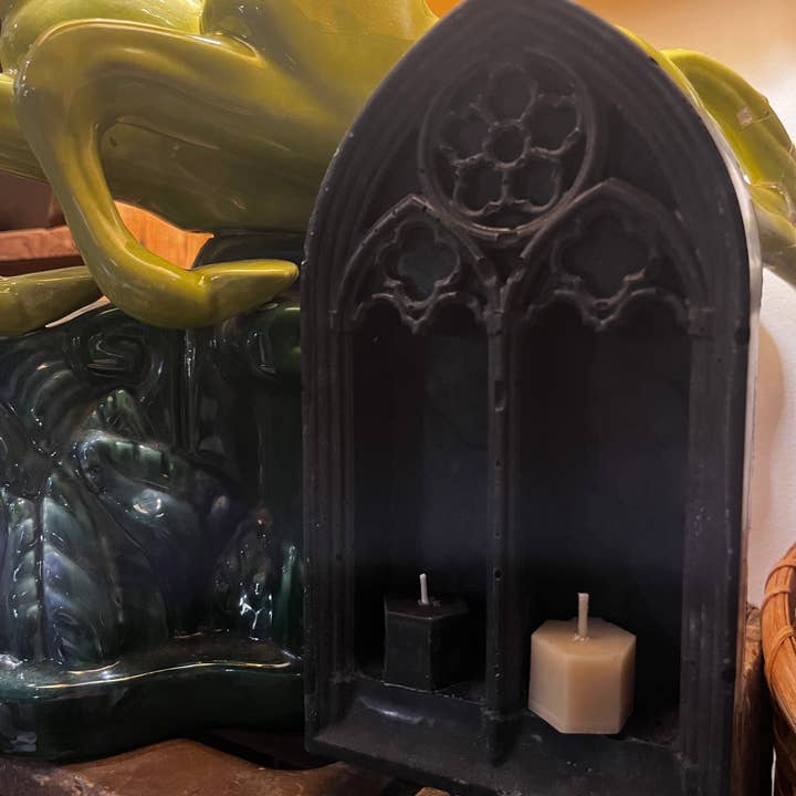 The Chaotic Good (previously The Great Cosmic Trust) - Venta al por mayor Candelabros - Altar gótico de hormigón