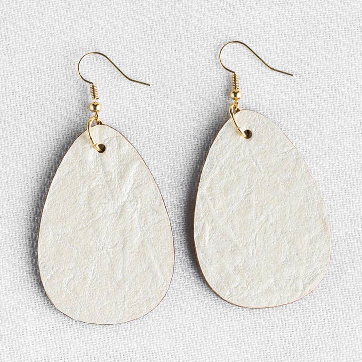 Ivory Rag Paper for wholesale by Dangling Lemons