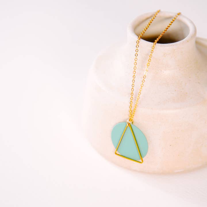 Kleur + Messing Driehoek Hanger Ketting voor wholesale door Copper Bee