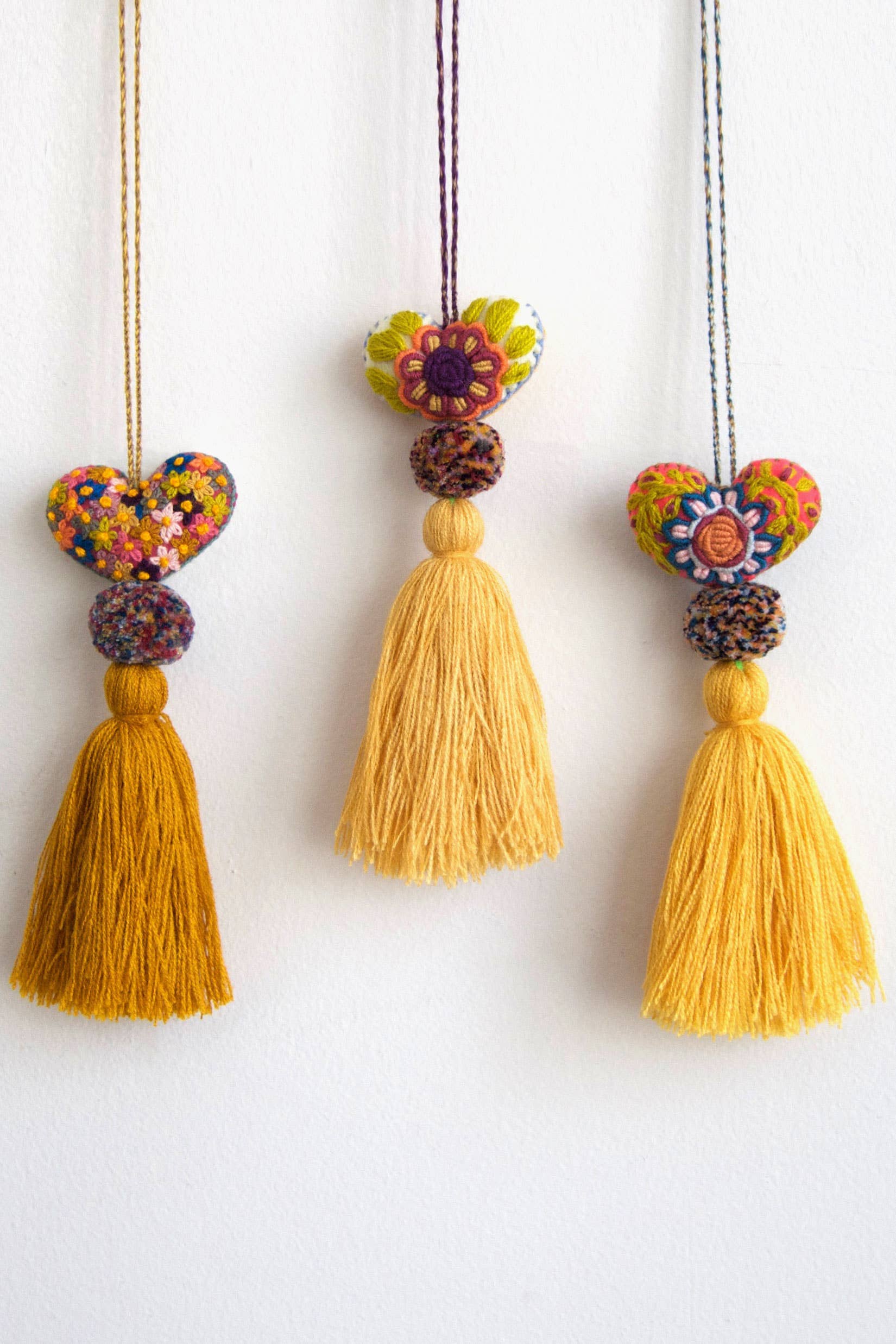 The Global Trunk - Wholesale Ornament - Mini Heart Pom Poms4
