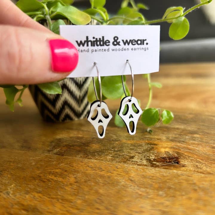 Halloween dingler. Træskrigansigt for engroshandel hos Whittle and Wear