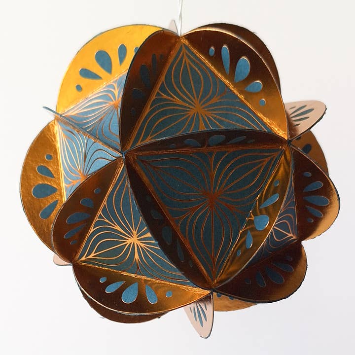 Kit de décoration en forme de globe, poinsettia à 20 faces, laiton/bleu sarcelle pour la vente par Kiss The Paper