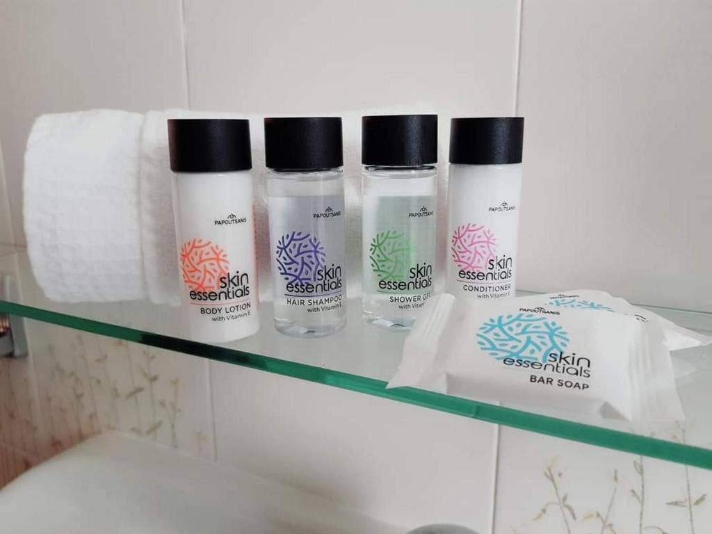 Flexi Amenities - Vendita all'ingrosso Set bagno e corpo - Set Cortesia Completo per Hotel Skin Essentials 33 ml2