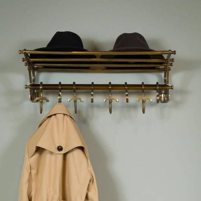 DDecorStore – Großhandel Garderobenständer – Französische Garderobe, Gepäckträger/Zug, Wandhalterung