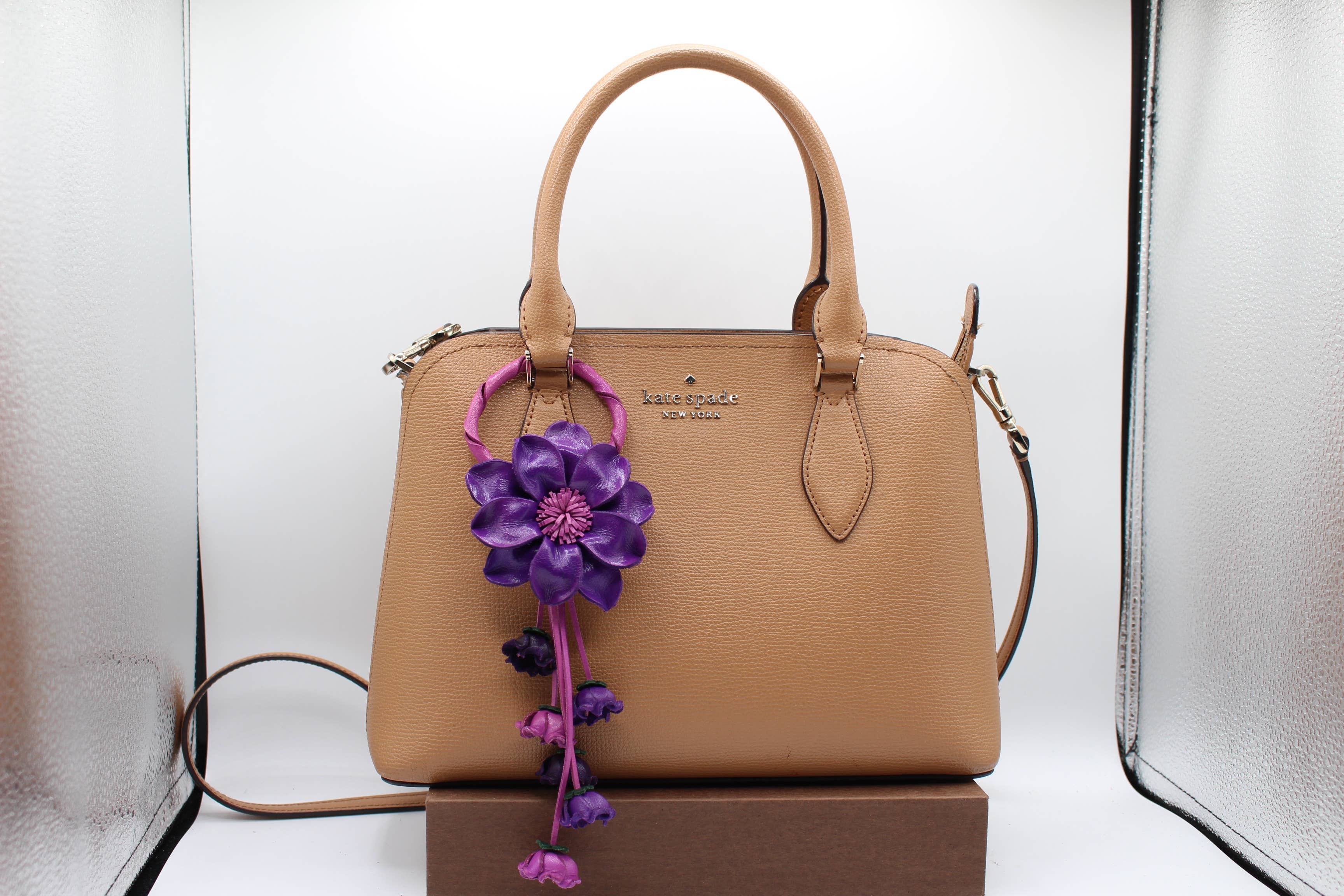 Sunflower Handmade leather inc - Wholesale Keychain - Women's - Leather flower key chain key purse bag charm3