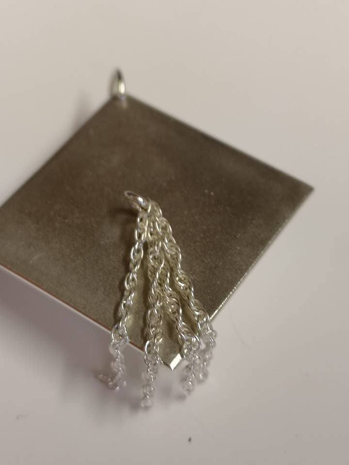 Graduation Mortar Board i Silver för wholesale av Andrew O'Dell Jewellery