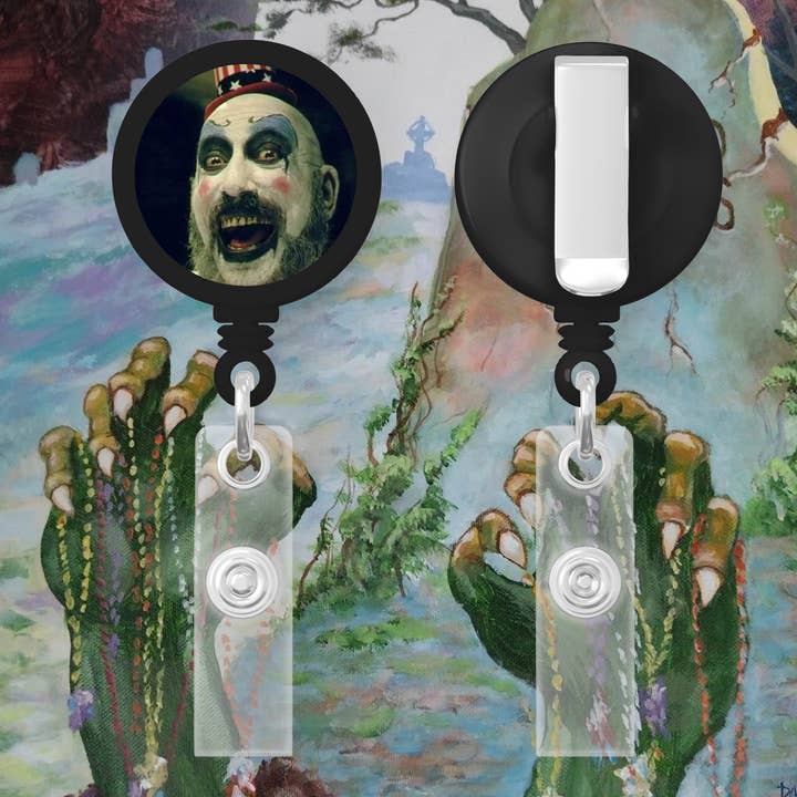 Enrouleur de badge Capitaine Spaulding pour la vente par Graveyard Offerings