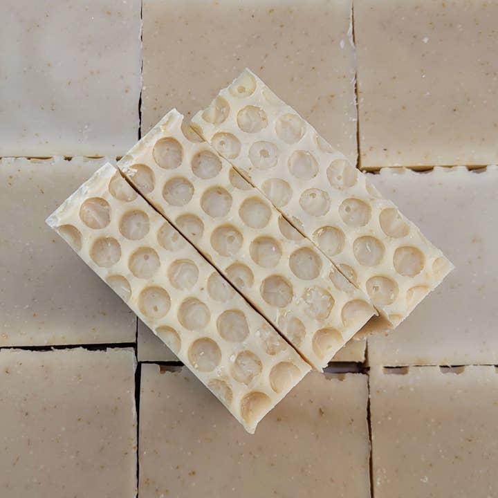 Pronto para Rotular - Sabonete Artesanal de Aveia e Mel por atacado de Essentially NOLA Soap Works