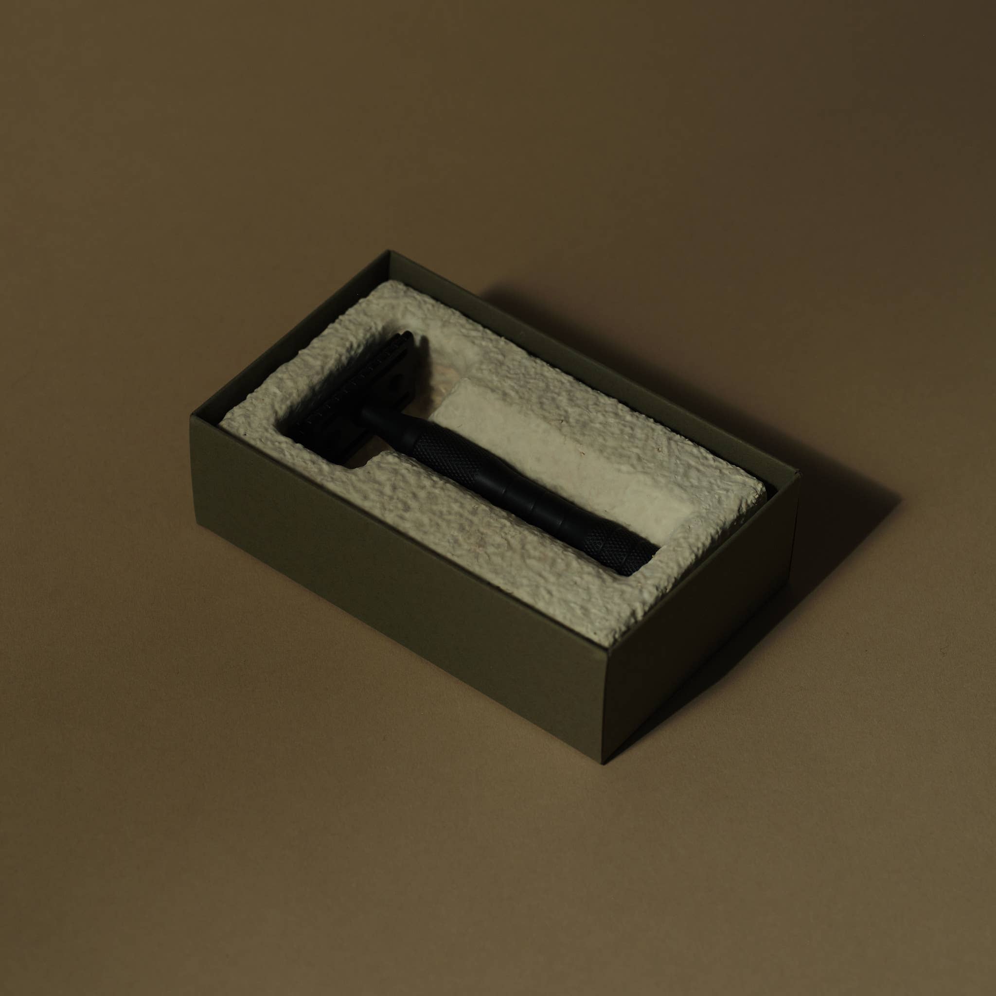 Well Kept - Wholesale Razor - Sustainable Brass Safety Razor - Black (made in Canada)10