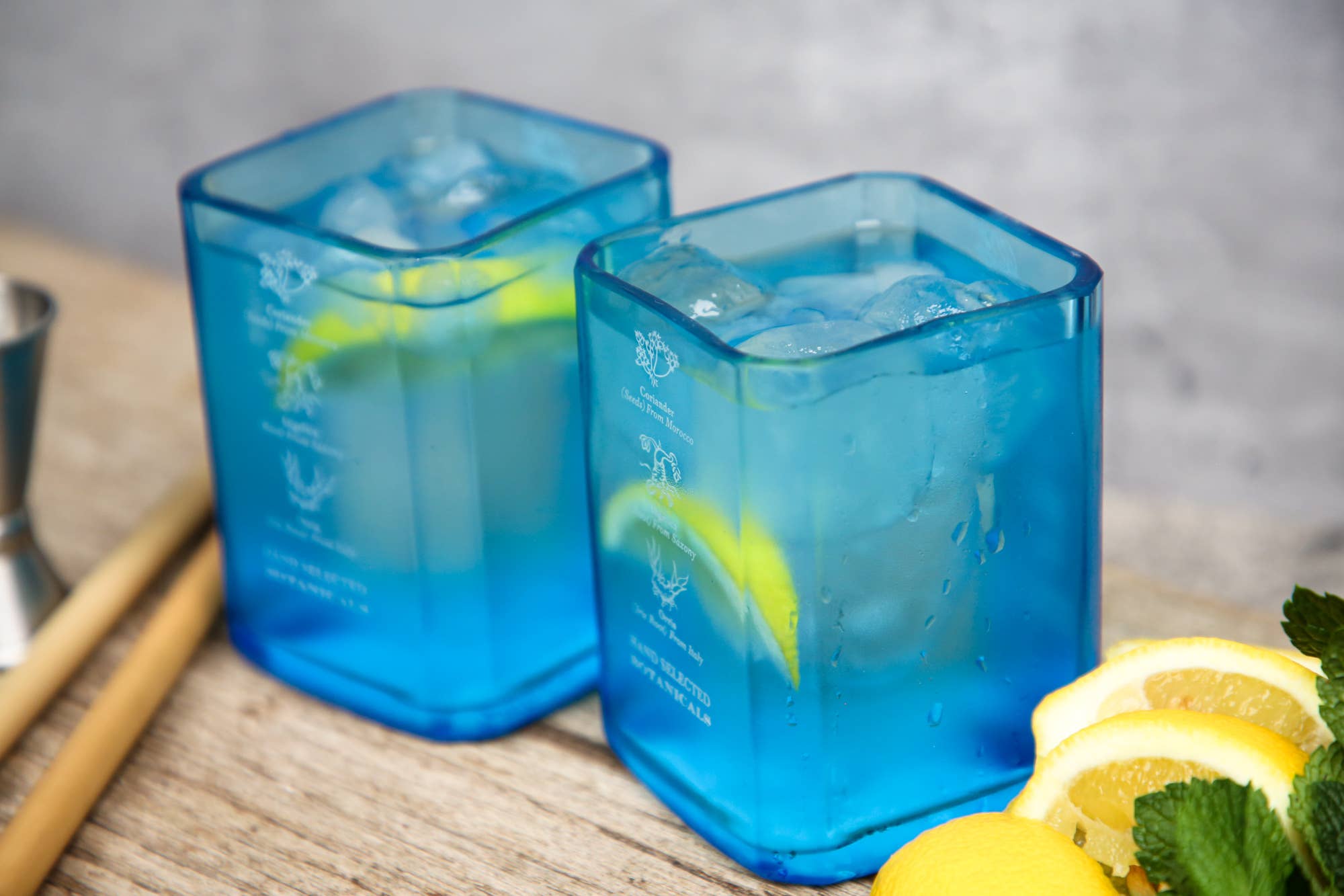 SmoothEdge – Großhandel Cocktail-/Schnapsglas – Bombay Saphirgläser | Handgefertigtes, recyceltes Gin-Glas.7