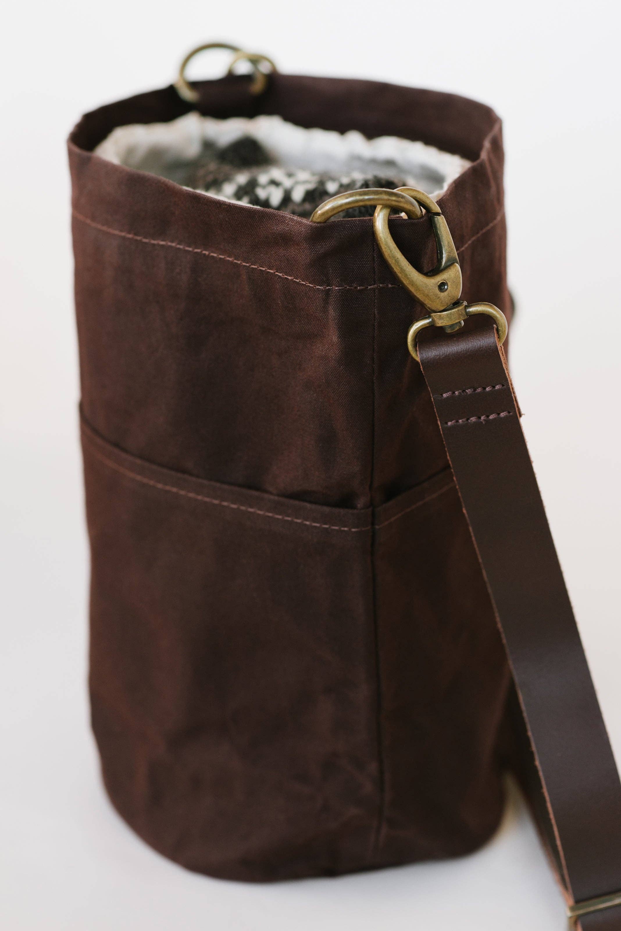 Quince & Co. – wholesale Knitting/Crochet Supplies – waxed canvas bucket bag8