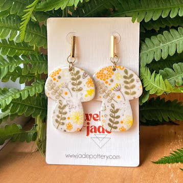 porseleinen oorbellen met paddestoelen voor wholesale door Jade Pottery & DIY Studio