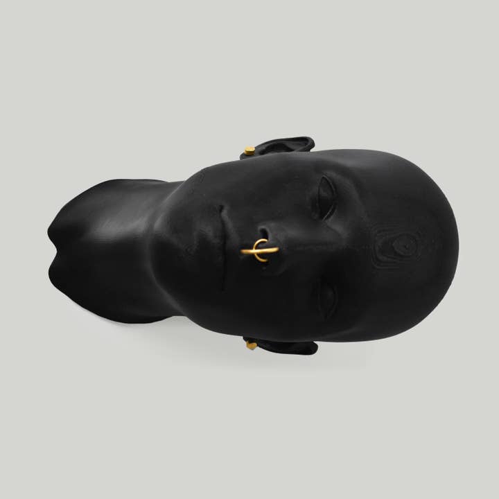 GULD Clarks Orbit Nose Pin för wholesale på Faire