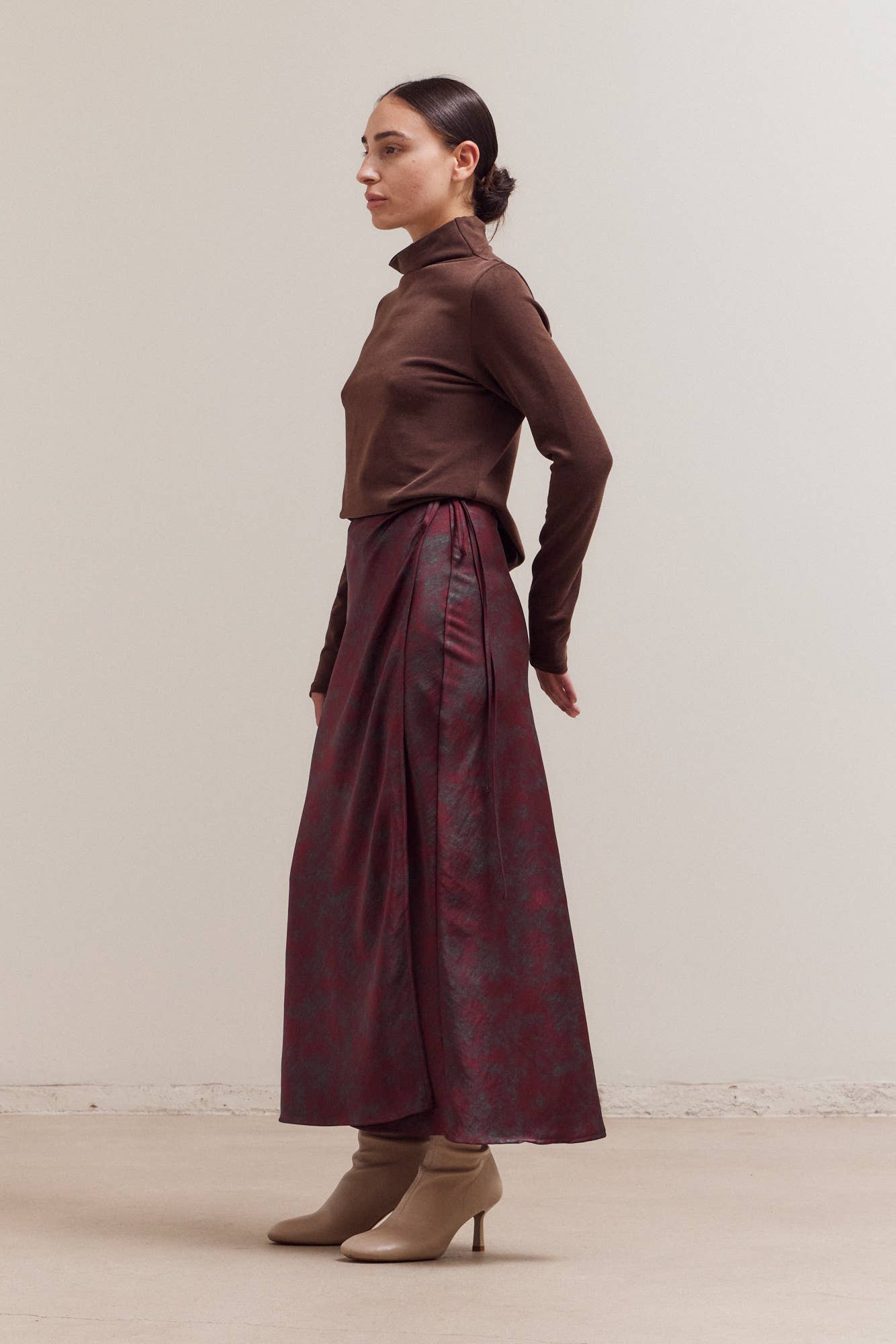 RODE PEER 50669SR - GEDRUKTE DRAPEERROK MET WIKKELSLUITING voor groothandel op Faire1