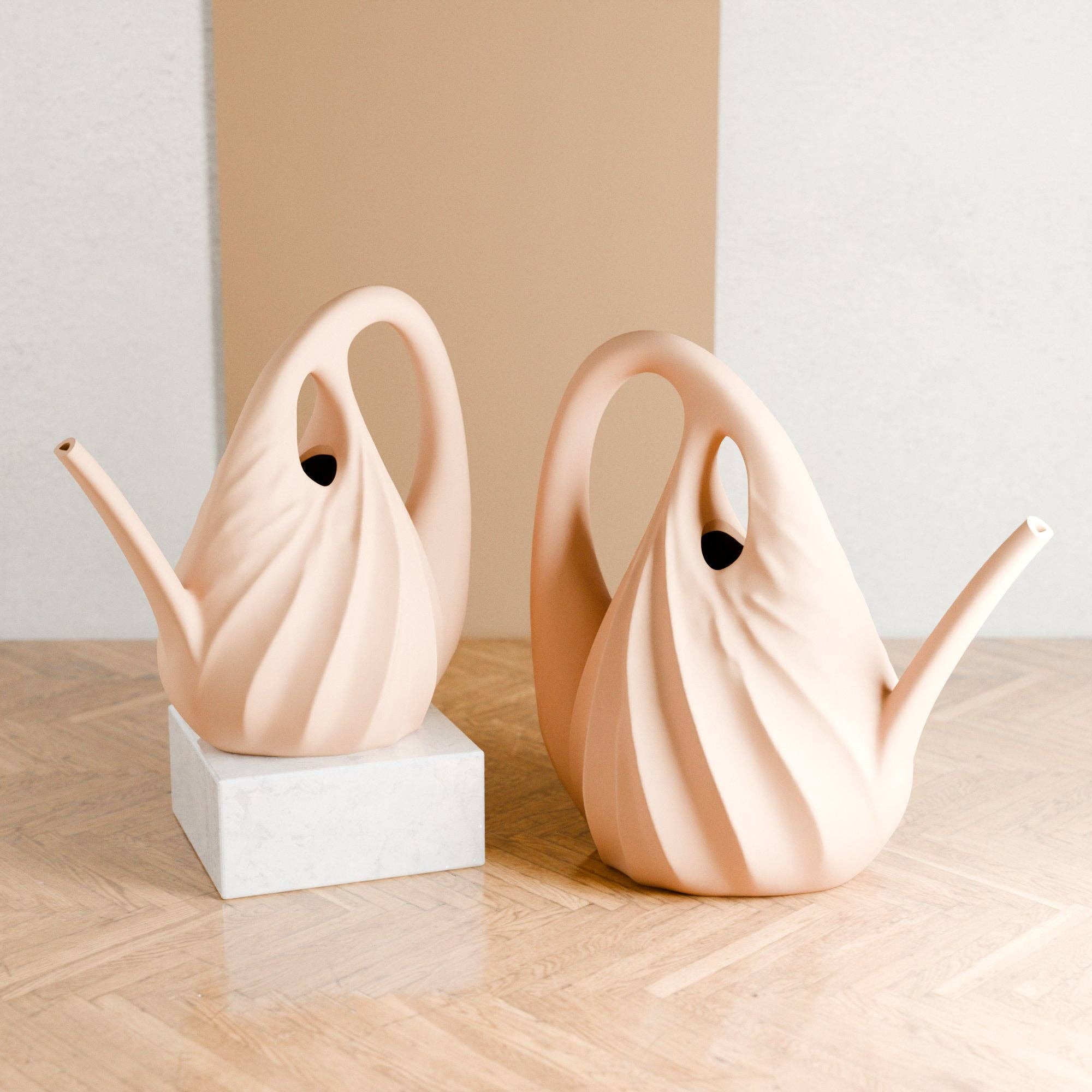 Modernized Pottery - Vente Arrosoirs - Arrosoir Swirl design sculptural1