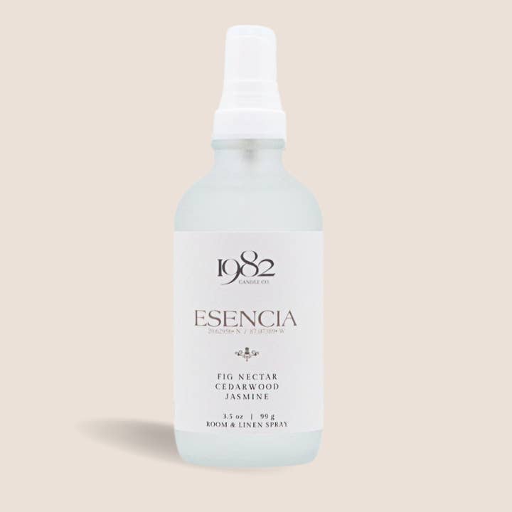 Esencia 20 87 (3,5 oz) Spray pour chambre et linge pour la vente par 1982 Candle Co.