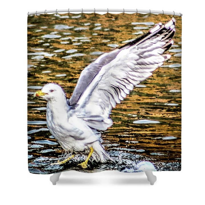 THE LAKE'S SEAGULLS DIGITALER KUNST-DUSCHVORHANG für den Großhandel von sorayadapuzzostore