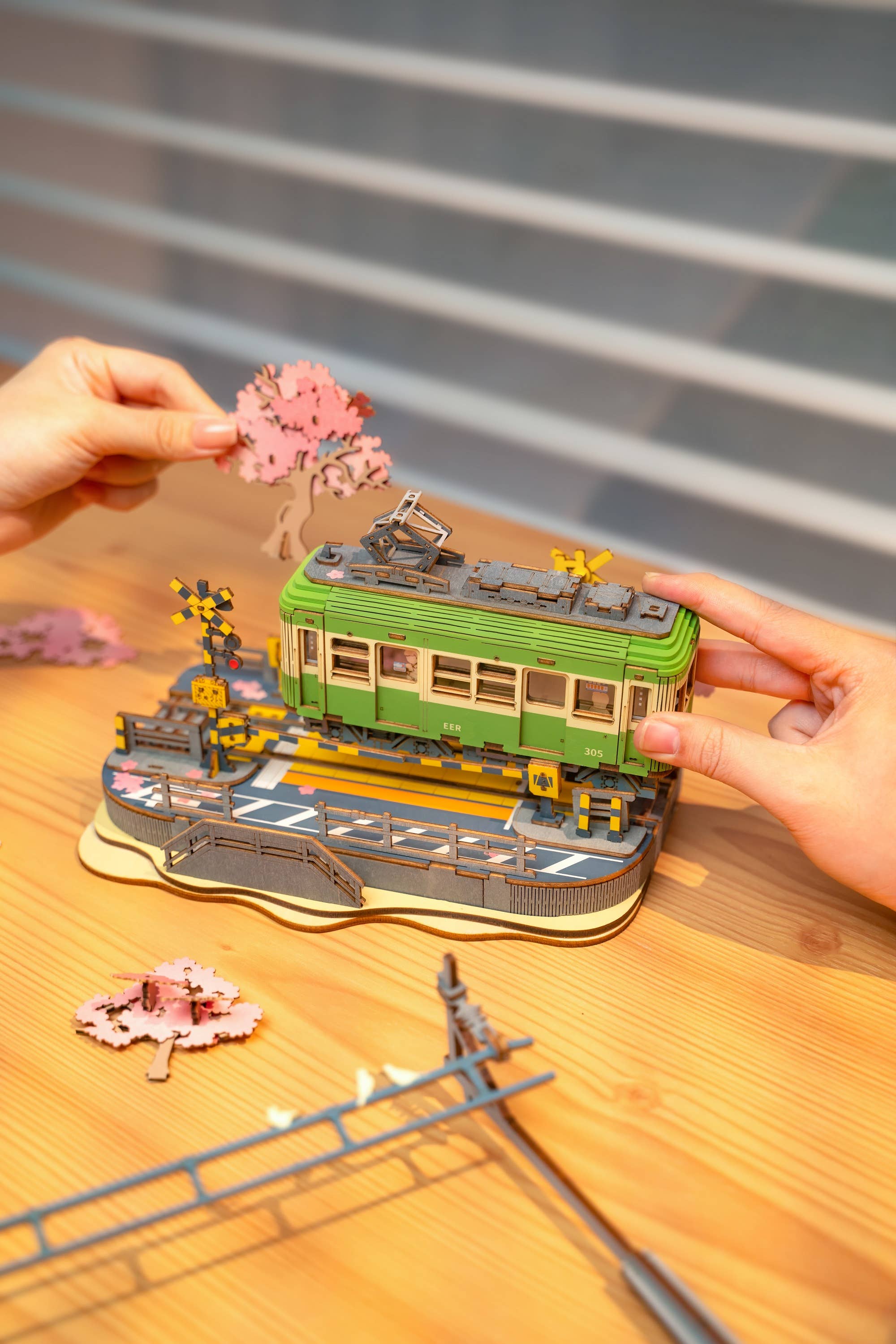 Robotime - Wholesale Puzzle - Adult - TGS02 Sakura Journey Robotime Rolife 3D Wooden Puzzle kits5