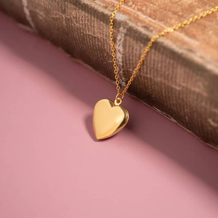 WJW - Wholesale Locket necklace - 18K Gold PVD Stainless Steel Heart Locket / PDL023911