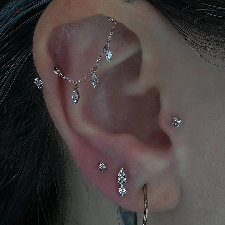 Piercing-zone - Vendita all'ingrosso Orecchini pendenti - Lyric - Cz - Catena3