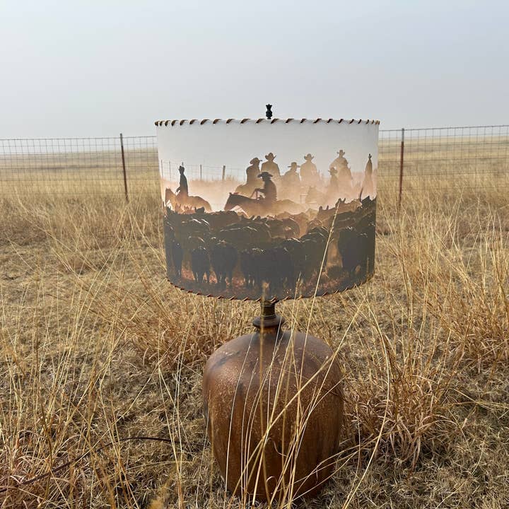 Rassemblement du Ranch Lampshade pour la vente par Red Dirt Ranch Clothing Company