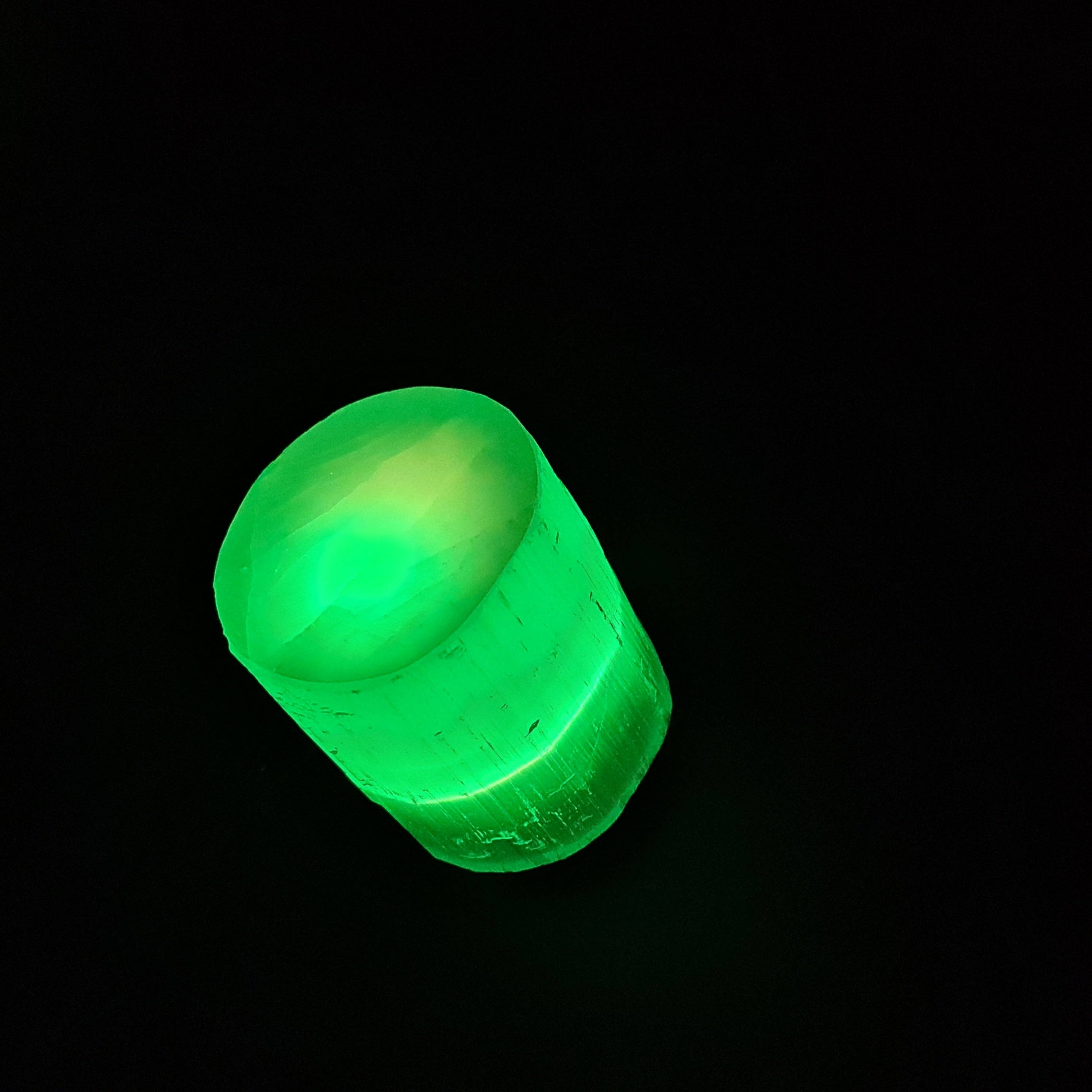 Gemstone Gifts Ltd. – wholesale Accent/desk lamp – Selenite USB lamp - Cylinder (Colour changing)8