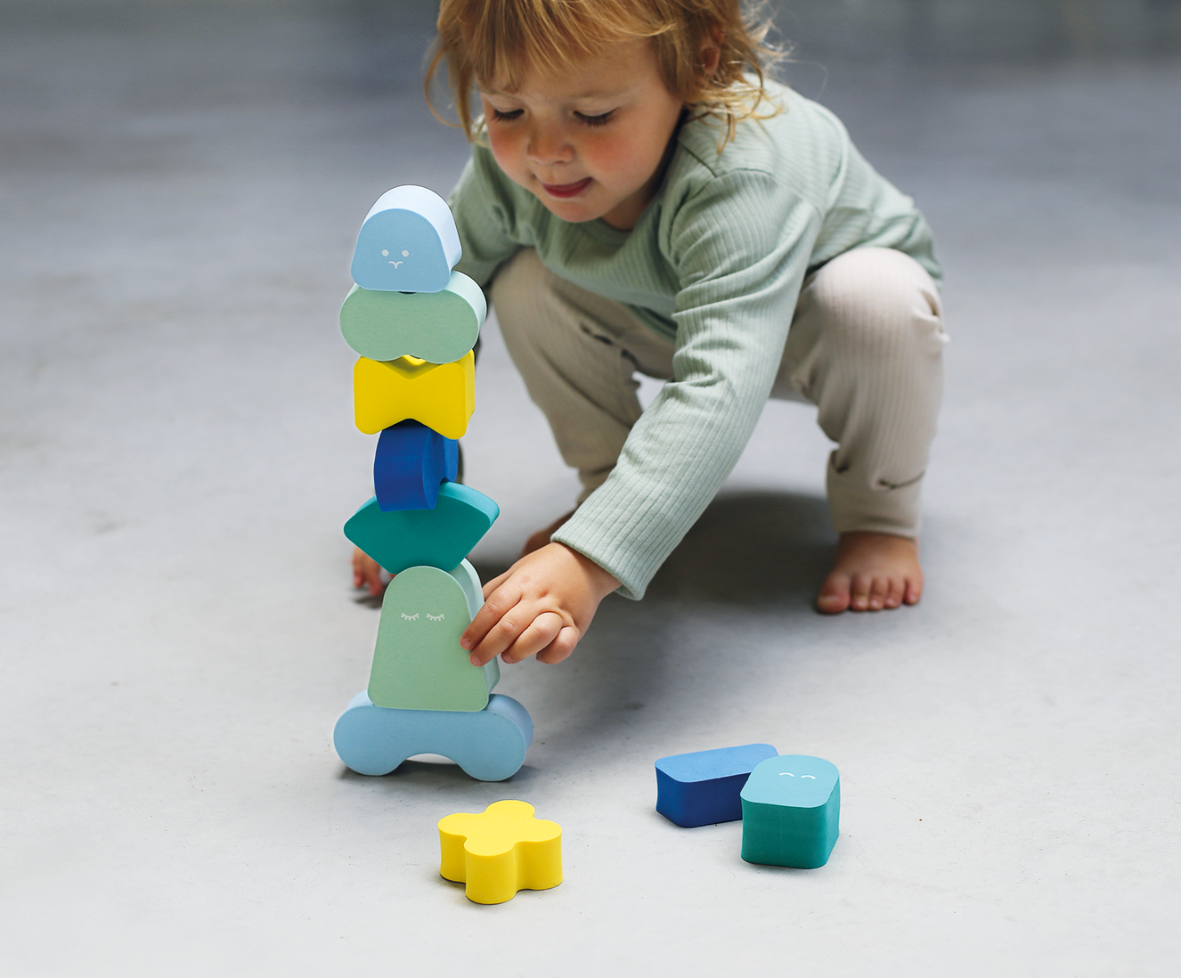 Quut Toys - Wholesale Blocks - Kids Baby - Quut Blokki - Balancing Blocks at Play7