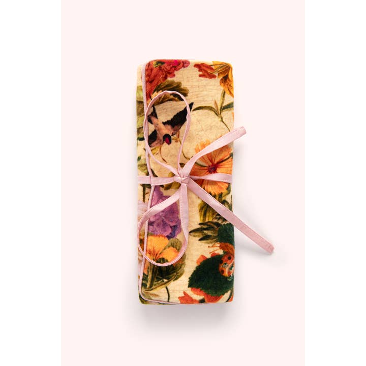 Jewellery Roll - Cream Posy for wholesale by Powder Design - Europe