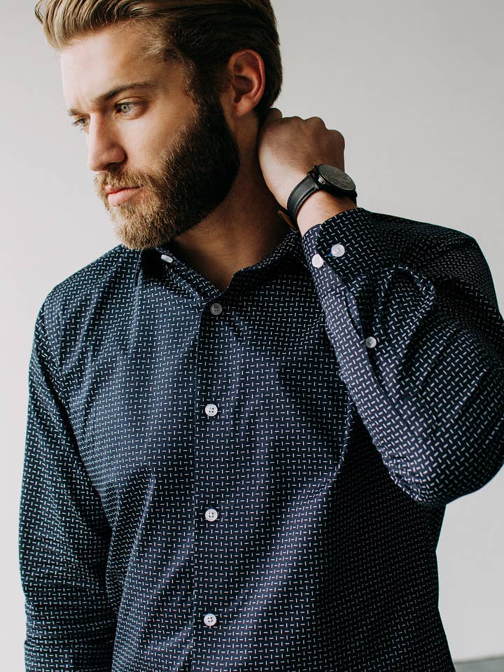 Alynn - Wholesale Shirt - Men's - Finn Untuckable Classic Fit Dress Shirt by Alynn 4