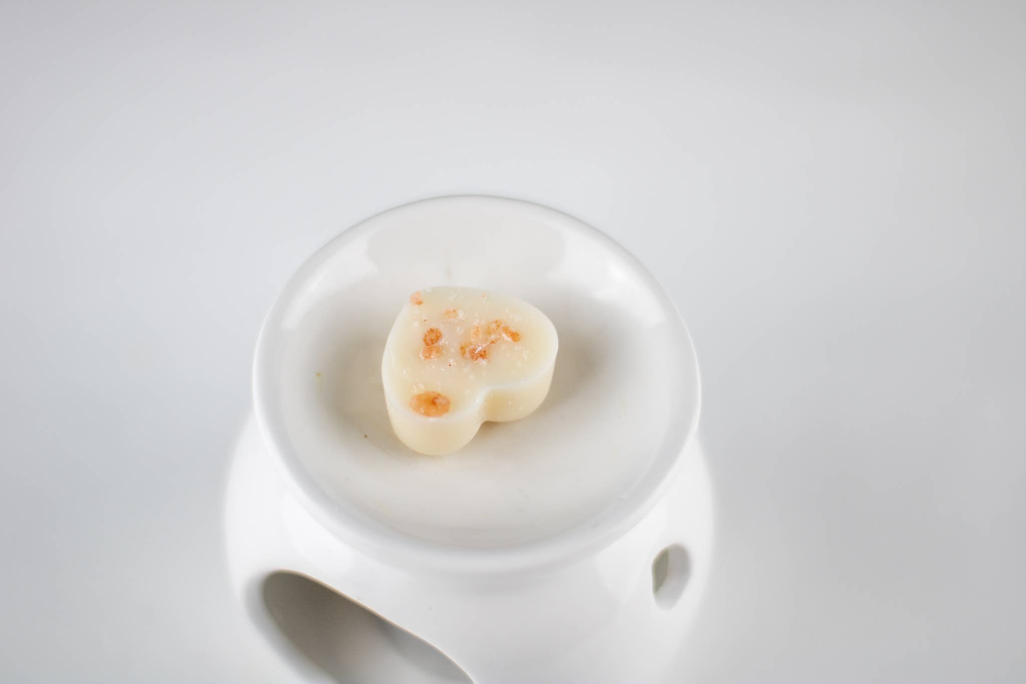 NAKEnDLE – wholesale Wax melt – Sea Salt & Ginger Lily hand poured luxury wax melts1