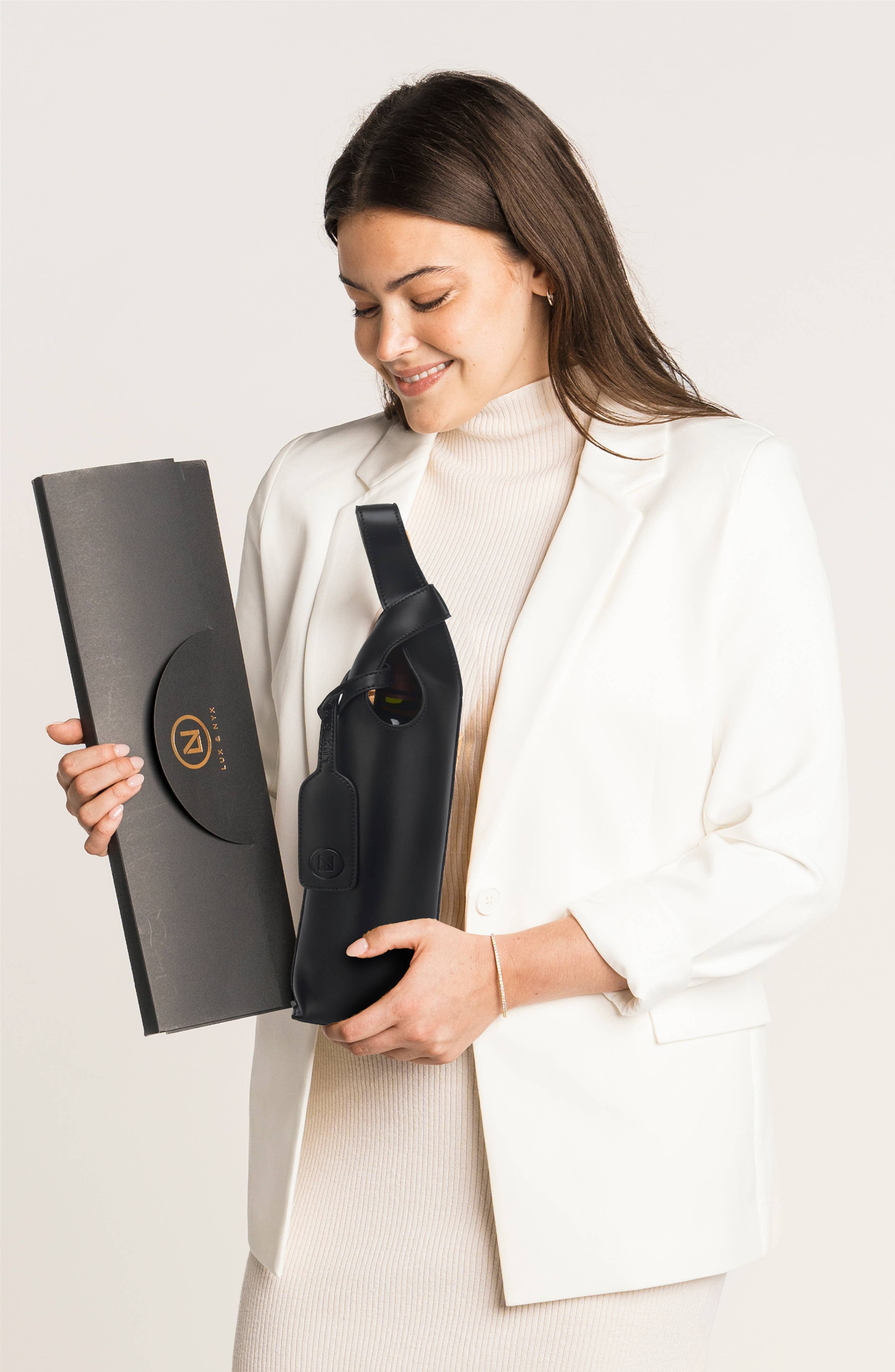 Lux and Nyx - Wholesale Wine Tote - 1.5-liter Wine Tote - Wine Bottle Tote Bag - Leather