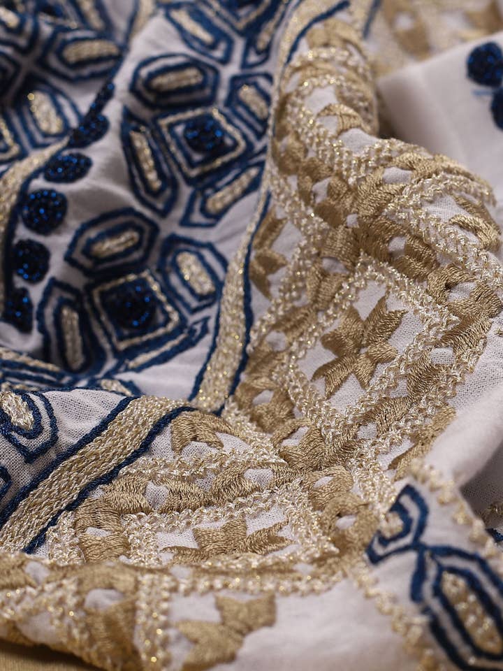 Blouse Bucovina - Tissu de couleur blanche pour la vente par FLORII