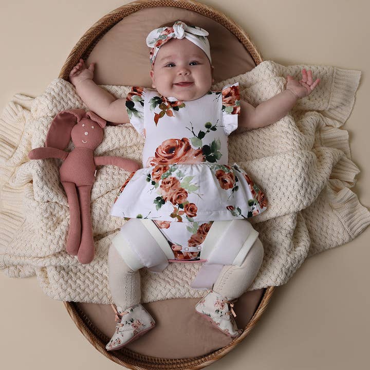 Snuggle Hunny – wholesale Cot shoes – Baby – Rosebud Lace Up Shoes