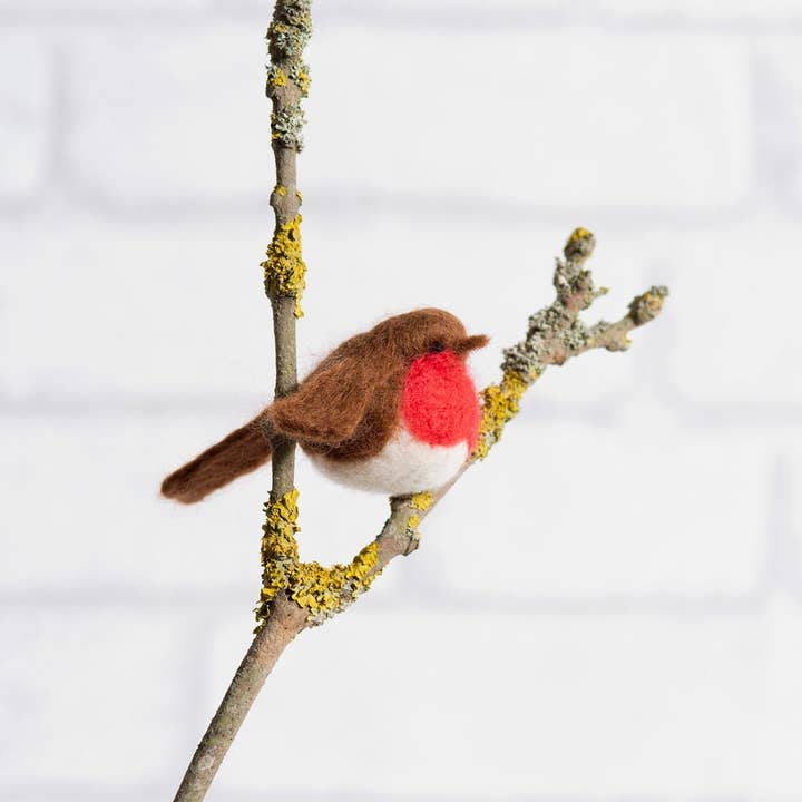 Bergin & Bath – wholesale DIY craft kit – Needle Felting Kit - Robins. Christmas craft kit for adults.7