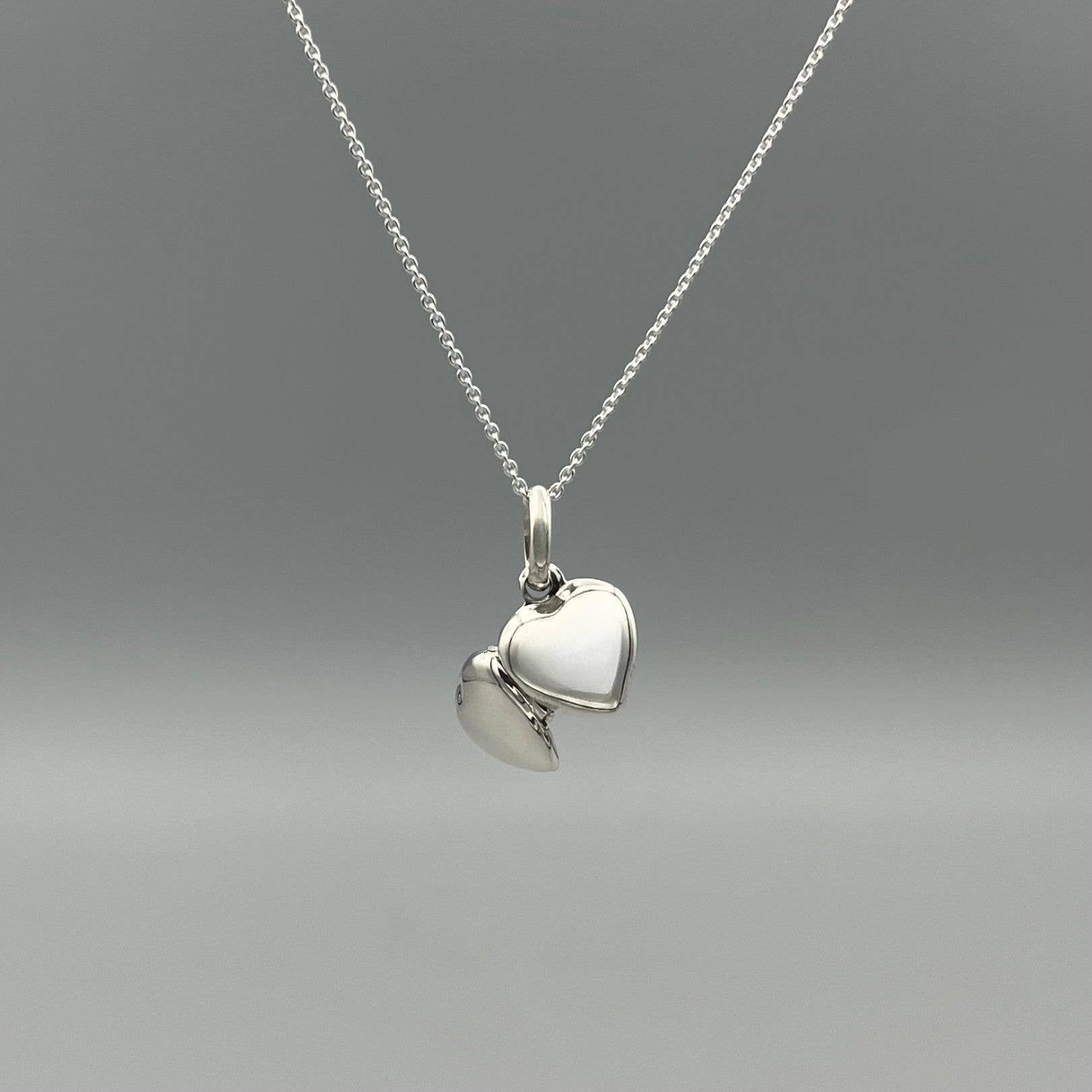 Something Silver - Vente Collier à médaillon - Petit médaillon cœur en argent2