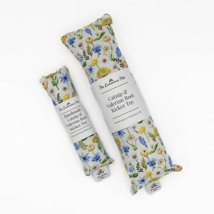 Kattenspeelgoed met kattenkruid en valeriaanwortel | Zomerbloemen | Trapper voor wholesale door The Luminous Pets