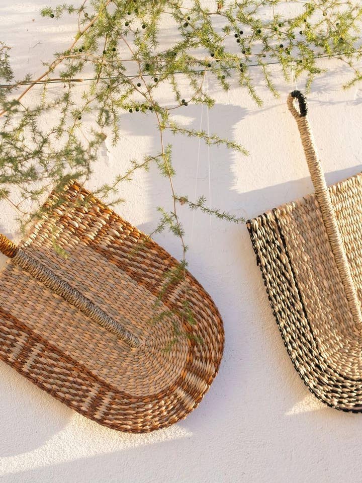 Brown Seagrass Deco Fan 26x50 Cm for wholesale by BOIS BLANC HOME LTD